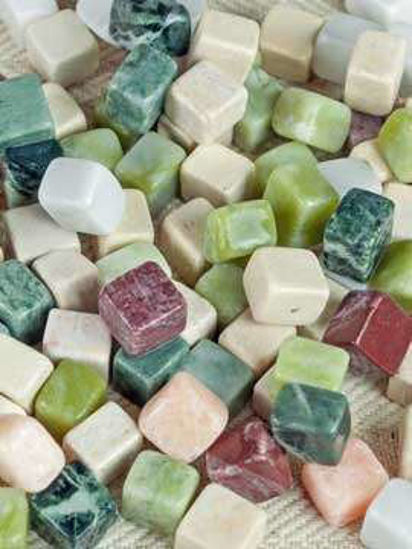 Εικόνα από Μαρμάρινες ψηφίδες 1cm x1cm x 8mm, 100gr